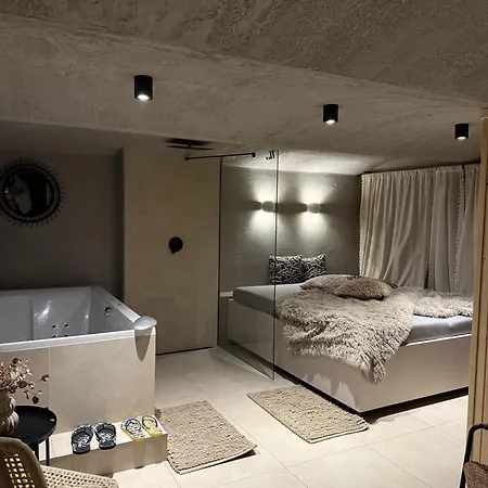 Homestay Ohmyspa - Sauna & Bath Ostrava